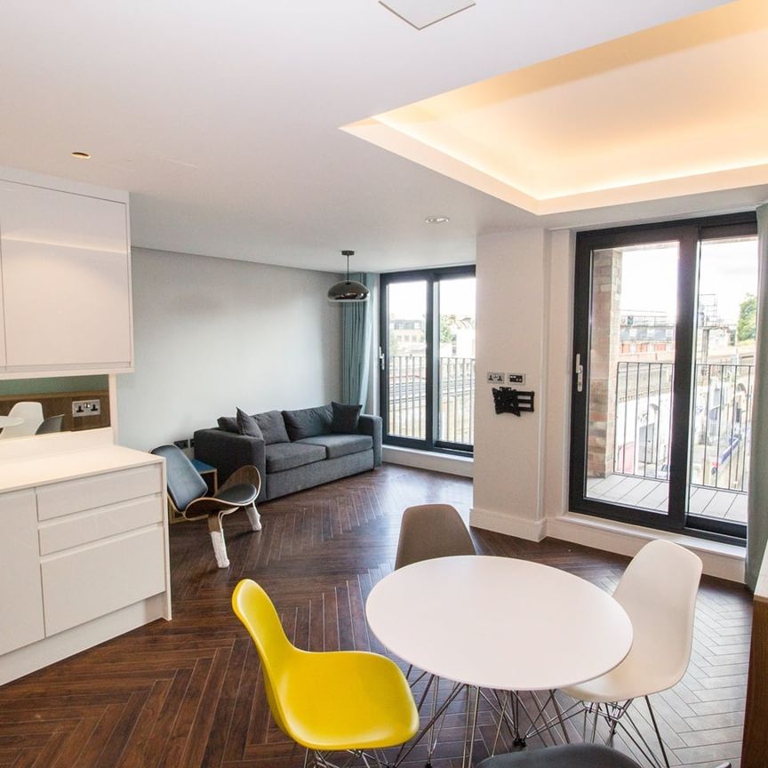 2 Bed Flat, Penrose Street Studios, SE17 - Photo 1