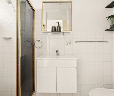 25 / 8 Wylde Street - Photo 2