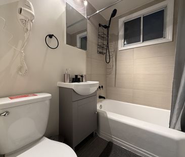 3005 Avenue Barclay, #1 - Photo 3