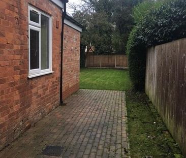 1 bedroom in a house share to rent - Photo 2