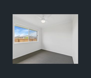 BRAND NEW, LOW MAINTENANCE 4 BEDROOM HOME ! - Photo 3