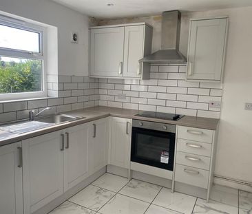 House - Semi-Detached For Rent Thomas Street, Porth - Photo 3