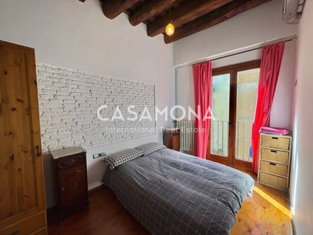 Fully Equipped Duplex with 30m² Terrace and Catalan Ceilings - Photo 3