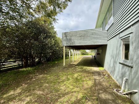 Spacious Family Home - Photo 5
