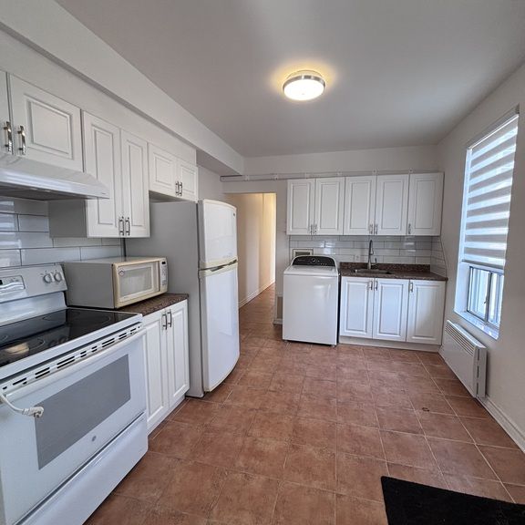 CHALEUREUX 4 1/2 SUR ST-DENIS! - Photo 1