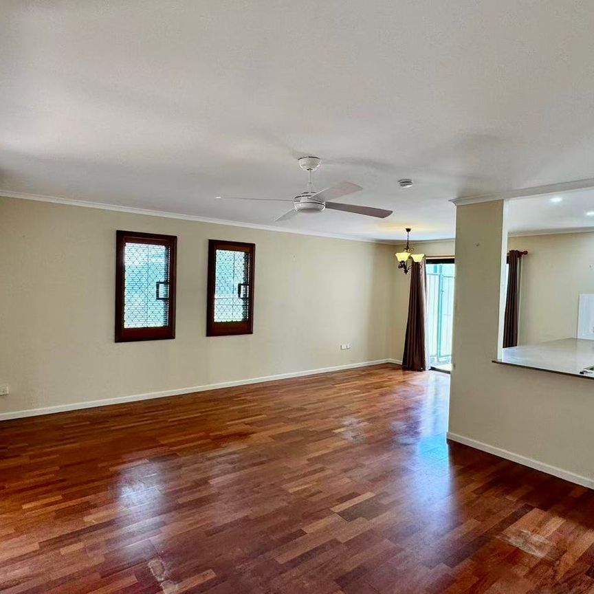 CLASSIC FAMILY HOME IN ROBERTSON! - Photo 1