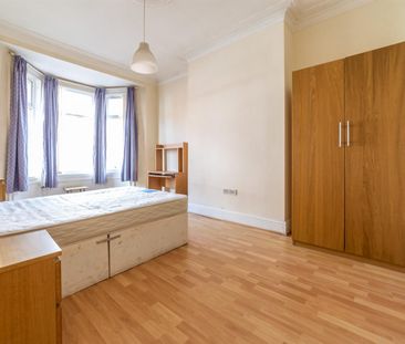 3 bed flat to rent in Sackville Road, Newcastle Upon Tyne, NE6 - Photo 2