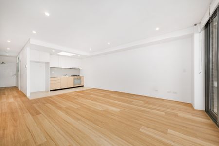 North-Facing One Bedroom Apartment in Prime Location - Photo 5