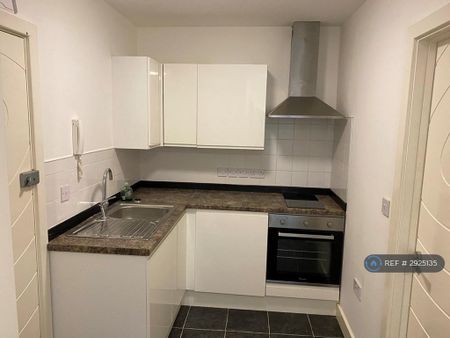 1 bedroom flat to rent - Photo 3