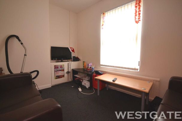 Price £2,800 pcm - Available 01/07/2026 - Furnished - Photo 1
