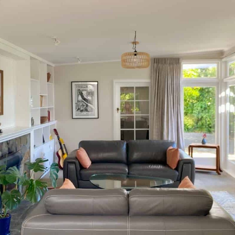 CLASSIC MID-MODERN CENTURY HOME: - Photo 1