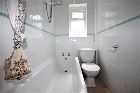 Cranleigh Road, Feltham, Middlesex,TW13 - Photo 5