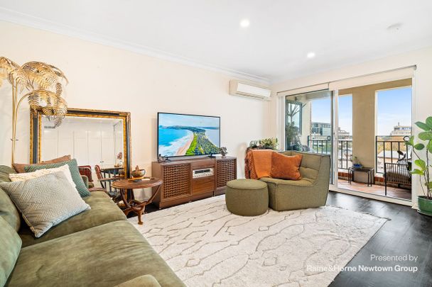 Stylish one bed retreat in a perfect lifestyle setting - Photo 1