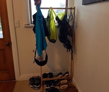 Large Kelburn 1BR Flat - Photo 4