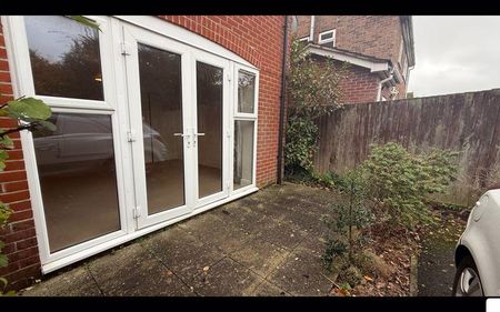 1 bedroom property to rent - Photo 5