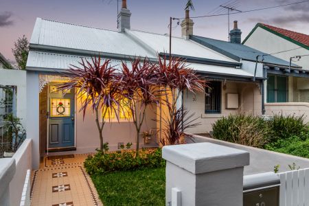 Pretty period home ideally located between Leichhardt & Annandale Village - Photo 4