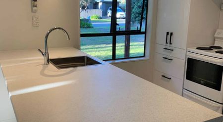 Fabulous Two-Bedroom Home in Waikanae Beach - Photo 2