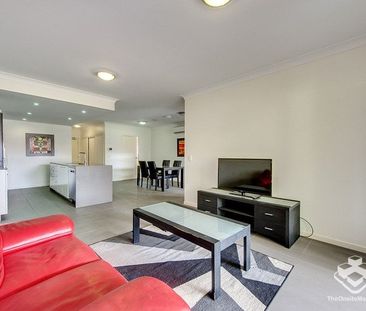 Spacious corner two bedroom unit with huge balcony - Photo 5