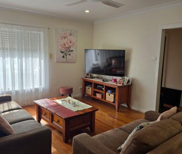 Lalor - Photo 1