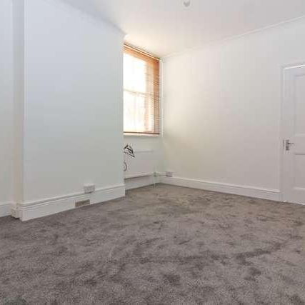 Monkston - Lovely Bedroom Home Close With Garden & Parking, MK10 - Photo 1