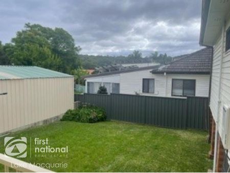 Neat and Tidy 3 Bedroom Home - Photo 4