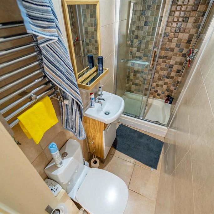 6 bedroom house to rent - Photo 1