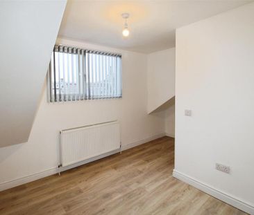 4 bedroom terraced house to rent - Photo 3