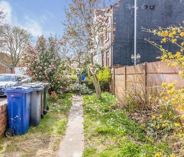 3 bedroom terraced house to rent - Photo 6