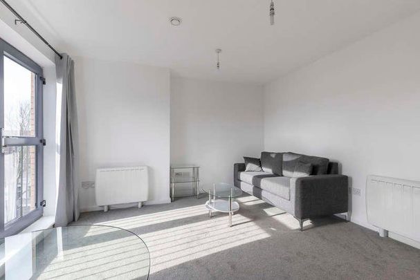 Fleet Street, Swindon, SN1 - Photo 1