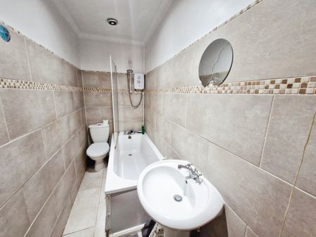 1 bedroom property to rent Room 4 198 Market Street, Eastleigh, SO50 - Photo 3