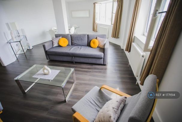 2 bedroom penthouse to rent - Photo 1
