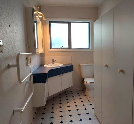 Sunny Ground-Floor Two-Bedroom Unit- Brown Street, Central Tauranga - Tauranga Central - Photo 1