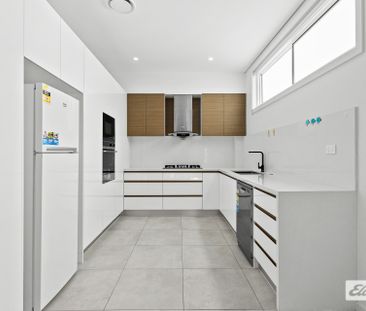 3/45 Easton Avenue - Photo 1