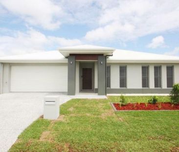 Open Plan Family Home! Walking Distance to Oxenford Lake - Photo 1