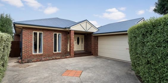 Spacious Family Home - Photo 3