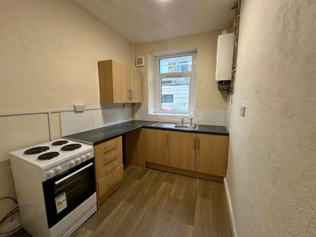 2 bedroom end of terrace house to rent - Photo 2