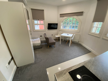 Flat 17, 221 Woodhouse Street, LS6 2UZ, Leeds - Photo 2