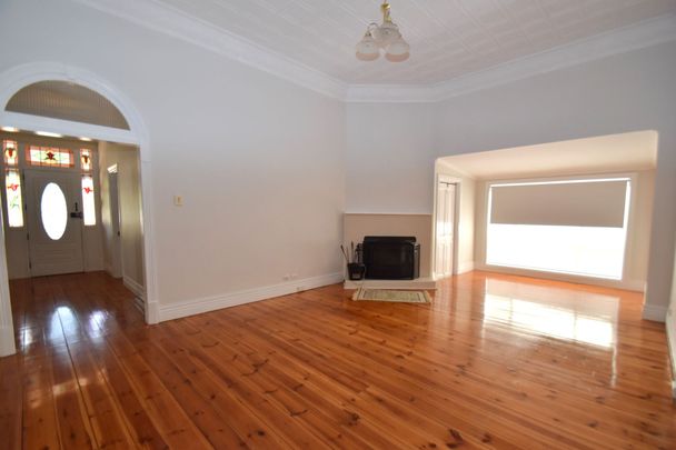 Great Location - Four Bedroom House - Photo 1