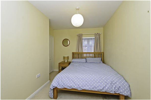 Fully Furnished Two Bedroom Coach House with Parking for Rent in Bristol - Photo 1