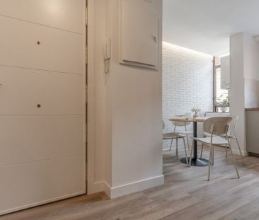 Single room with private bathroom in Madrid Río - Foto 1