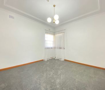 356 Kingsgrove Rd, Kingsgrove NSW 2208 - House For Rent | Domain - Photo 3