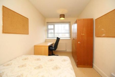 6 bedroom Detached house to rent - Photo 4