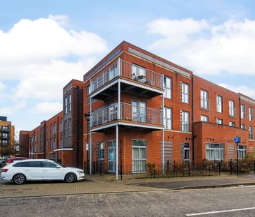 2 Bedroom Flat / Apartment - Meridian Way, Southampton - Photo 5