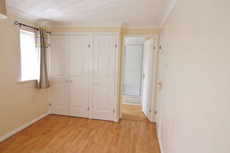 3 bedroom semi-detached house to rent - Photo 5