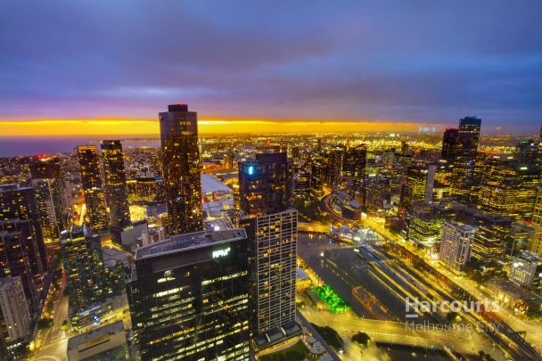 Iconic Tower - Sky High Sanctuary! - Photo 1