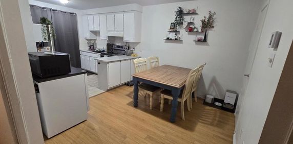 À Laval, un grand 4 1/2 à louer, disponible le 1er janvier ou avant - Photo 2