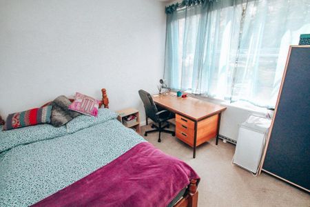 7 bedroom private hall to rent - Photo 2