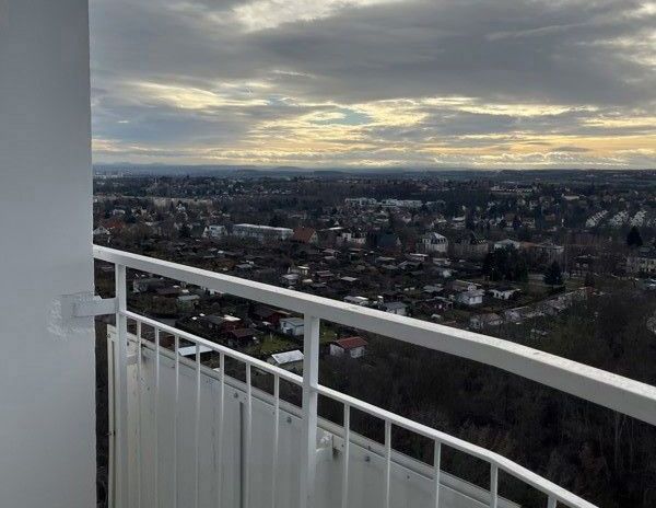 Endlich Zuhause: 2-Raum-Wohnung mit Ausblick - Photo 1