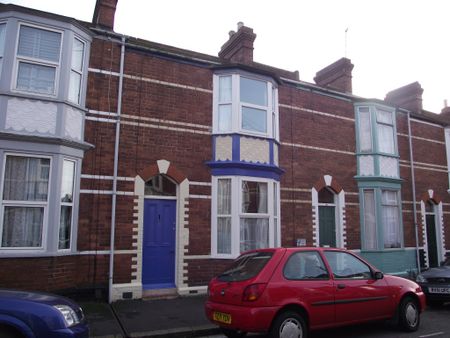 4 bed Terraced - To Let - Photo 5