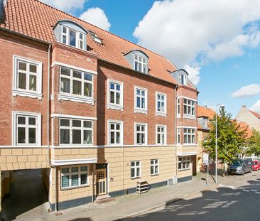 2 værelses lejlighed på 61m2 med altan - Photo 1